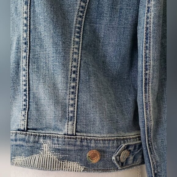White House Black Market Classic Distressed Medium Blue Denim Jacket Size 10 - Picture 4 of 9